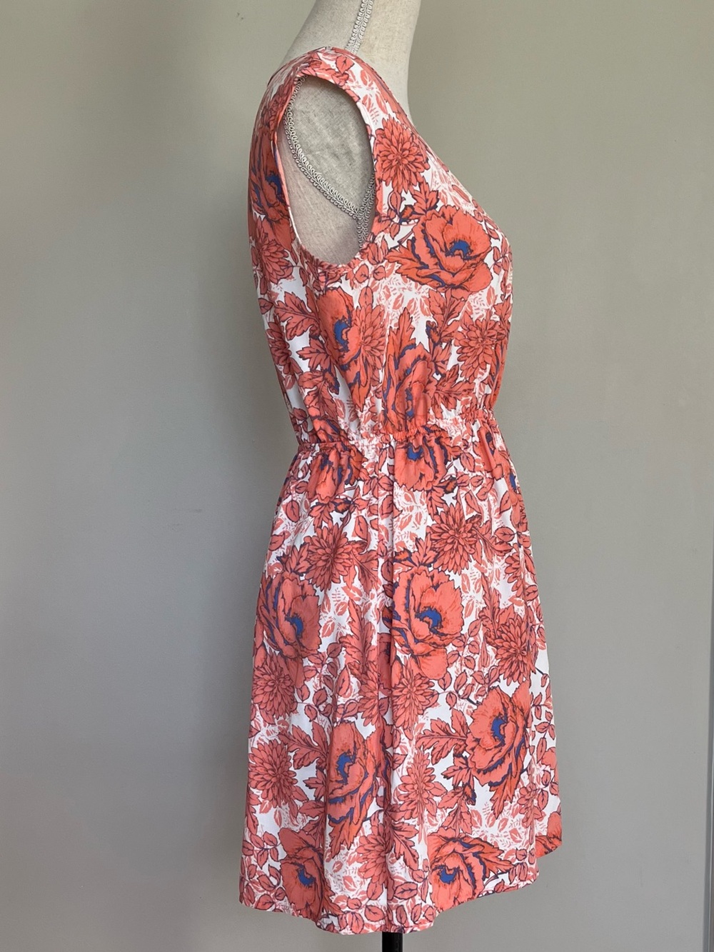 Soprano Coral Floral Elastic-Waist Mini Dress - Picture 2 of 7